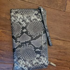 Michael Kors wristlet